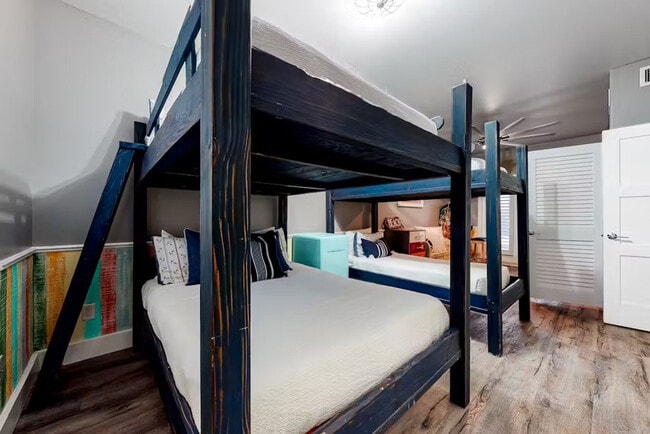 Building Photo - 607 Sand Key Dr