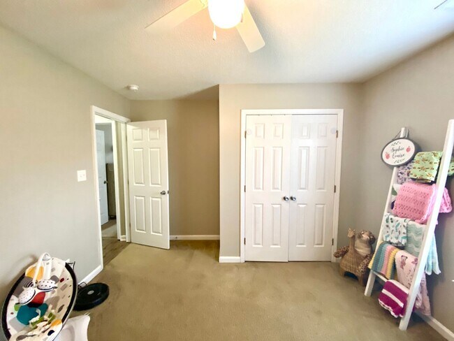 Building Photo - Beautiful 4 Bedroom Richlands Home for Rent