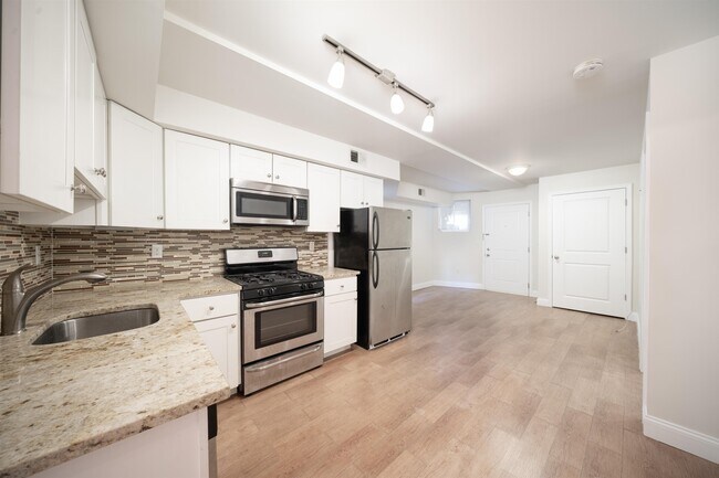 Building Photo - 149 Webster Ave
