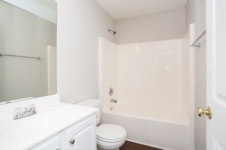 Building Photo - 5175 Yellow Pine Dr