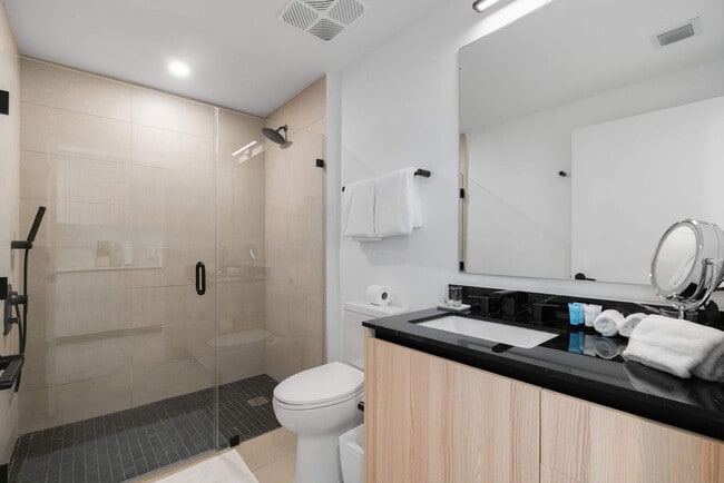 Building Photo - 225 N Miami Ave