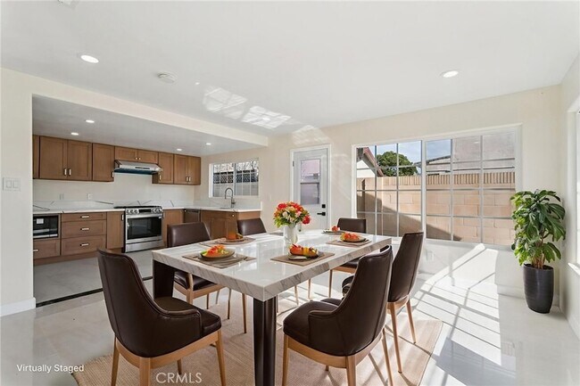 Building Photo - 10121 Eagle Ave