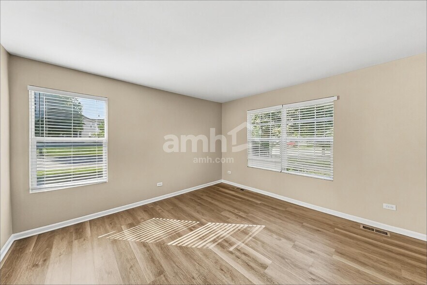 Building Photo - 6408 Roth Dr