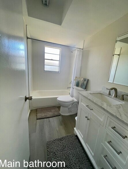 Building Photo - 1252 SE 8th St