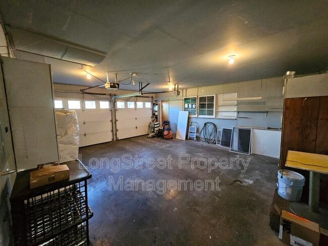 Building Photo - 11870 SW Park Way