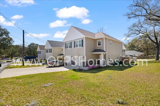 Building Photo - Home in the heart of Niceville