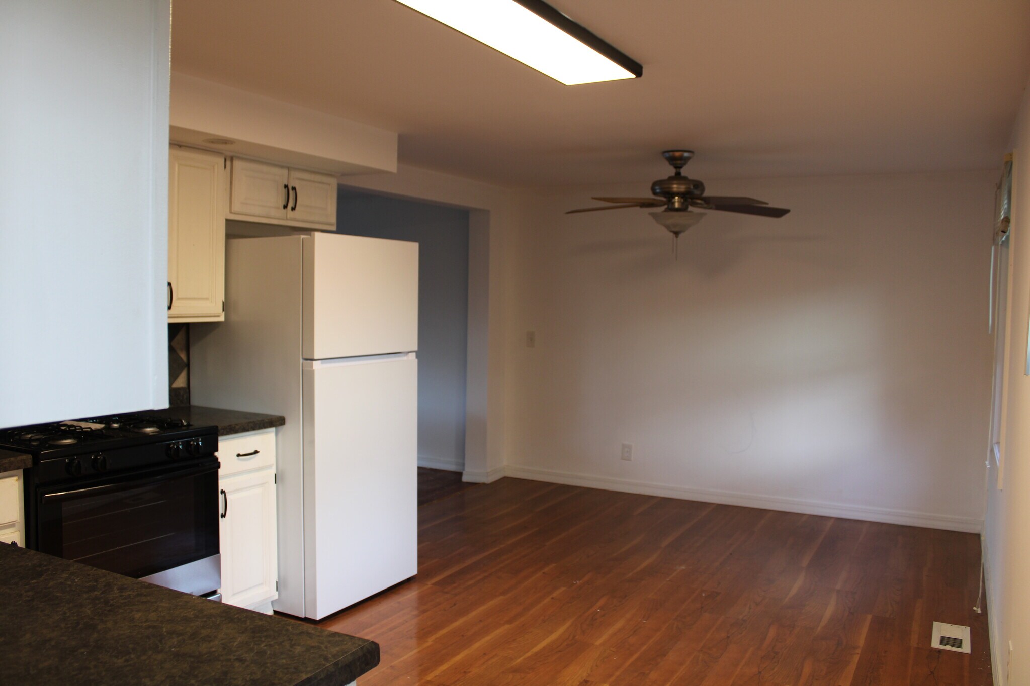 Building Photo - 2807 Benjamin Dr