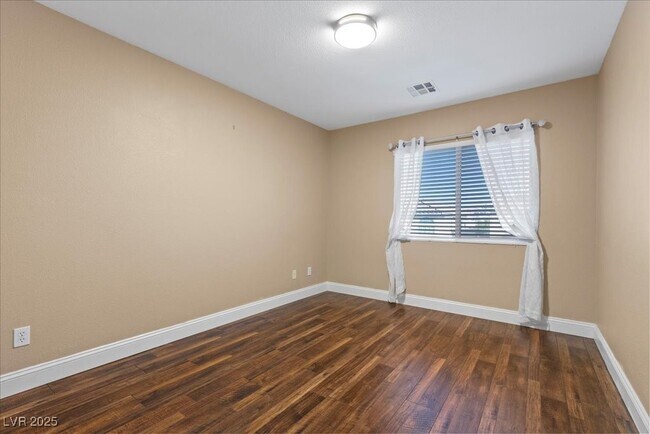 Building Photo - 10902 Fintry Hills St