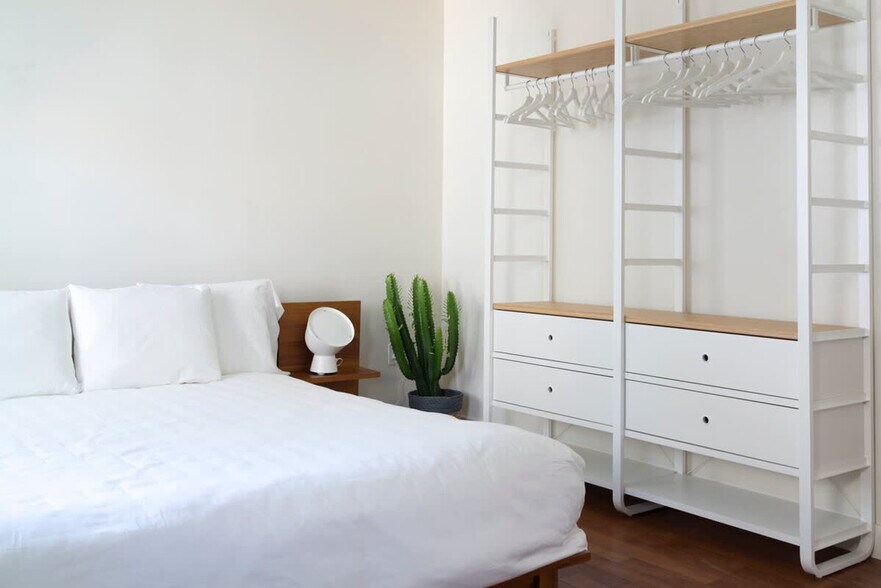 Building Photo - 747 4th St