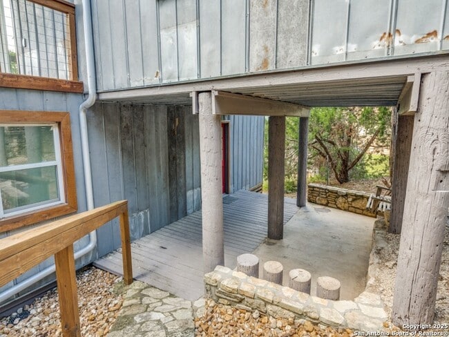 Building Photo - 238 Ledgeview Dr