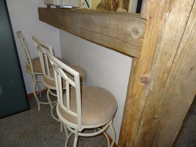 Basement Bar - 946 14th Ave SW