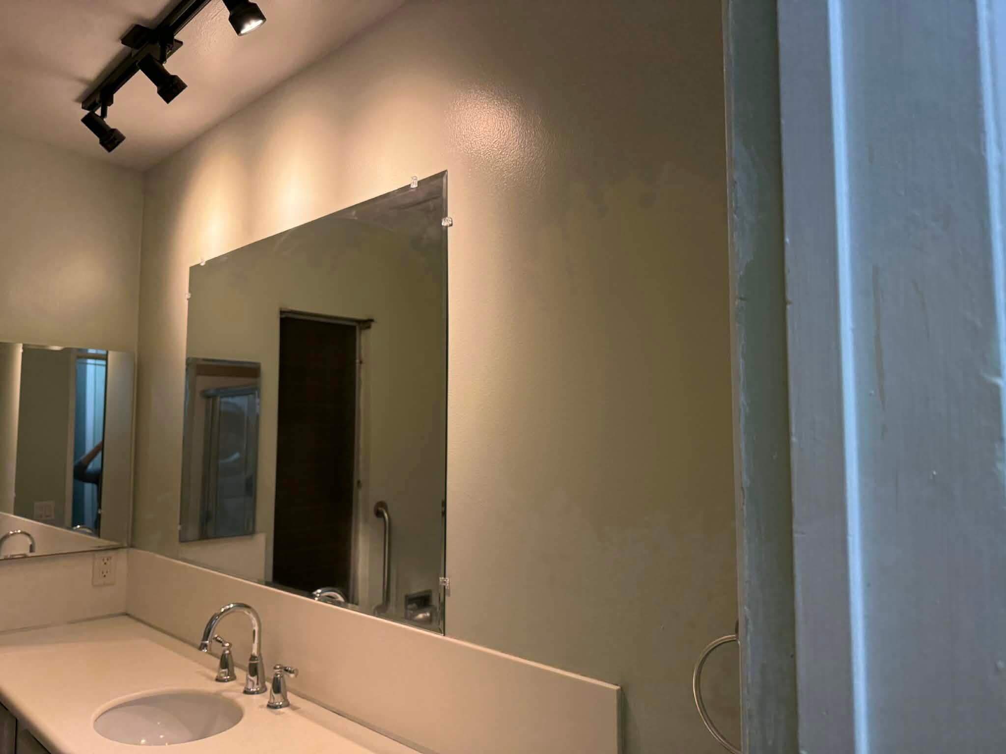 Building Photo - 3200 S Sepulveda Blvd