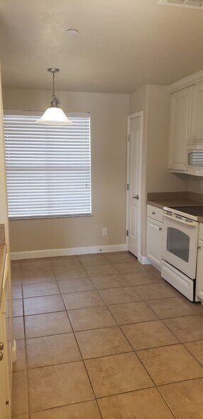 Building Photo - 424 Luna Bella Ln