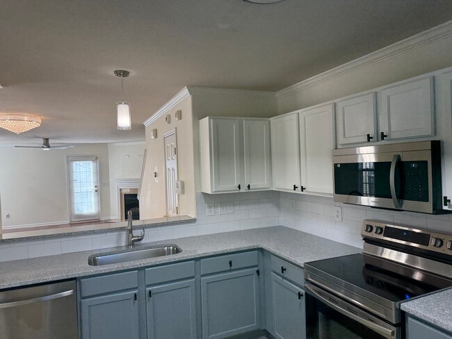 Building Photo - 2809 Fountaingrass Ln