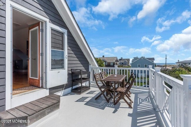 Building Photo - 101 Neptune Pl