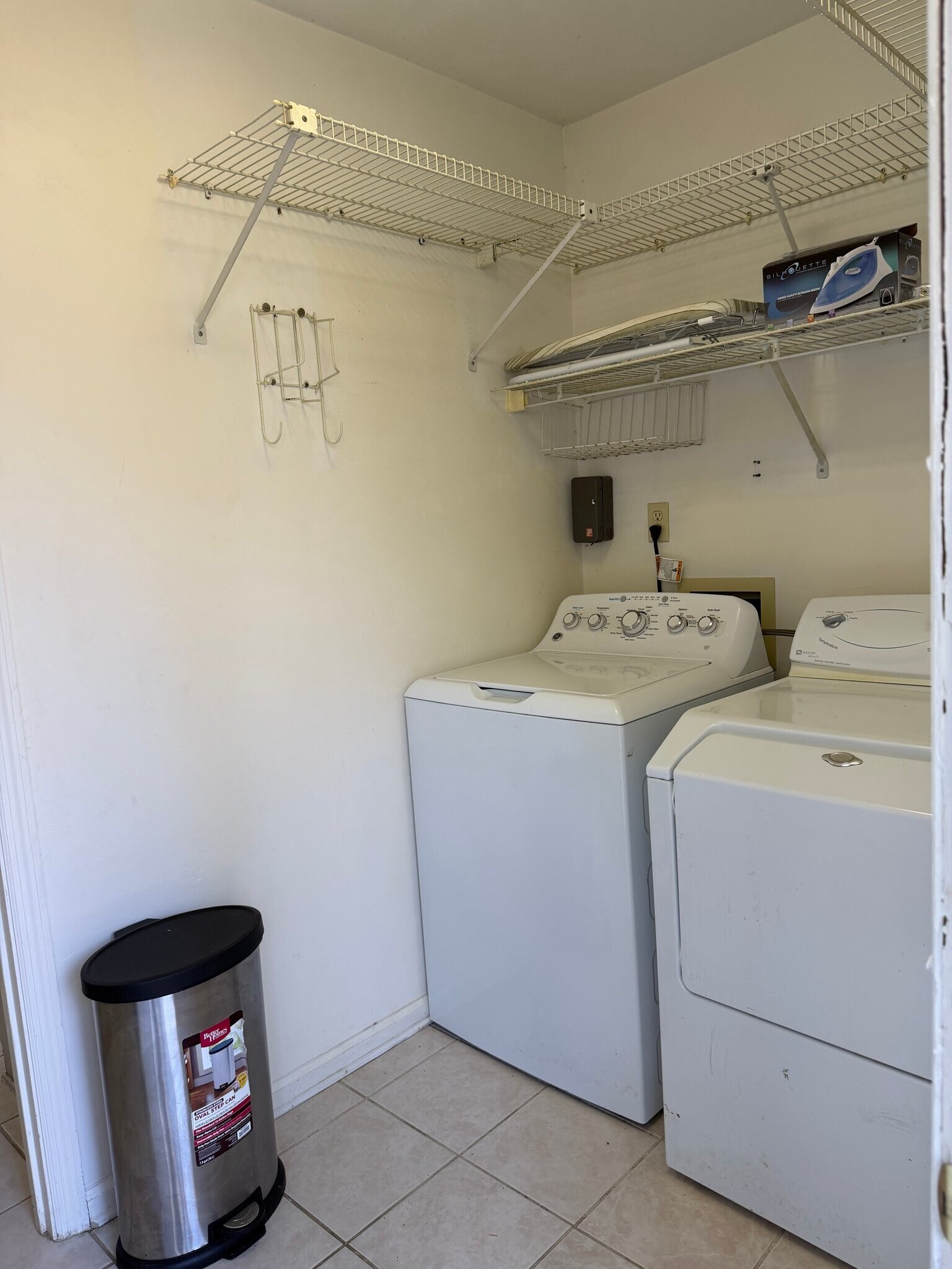 Building Photo - 420 Richview Park Cir E