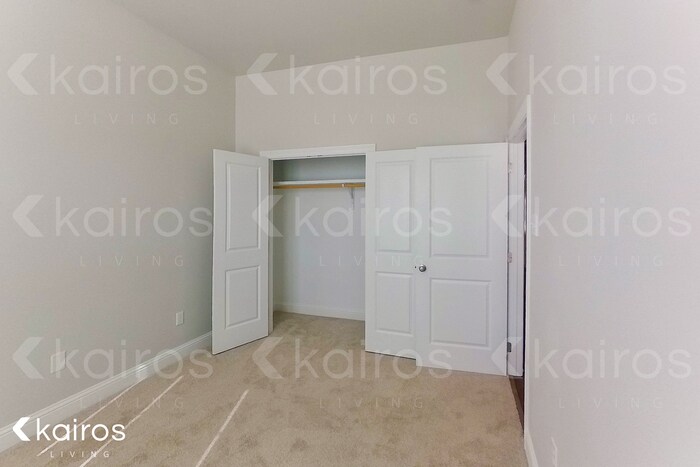 Building Photo - 4848 W Dacha Ln