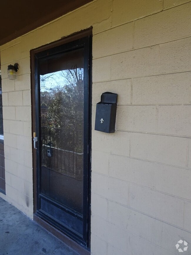 Building Photo - 2 Bedroom 1 Bathroom Apartment Rental in N...