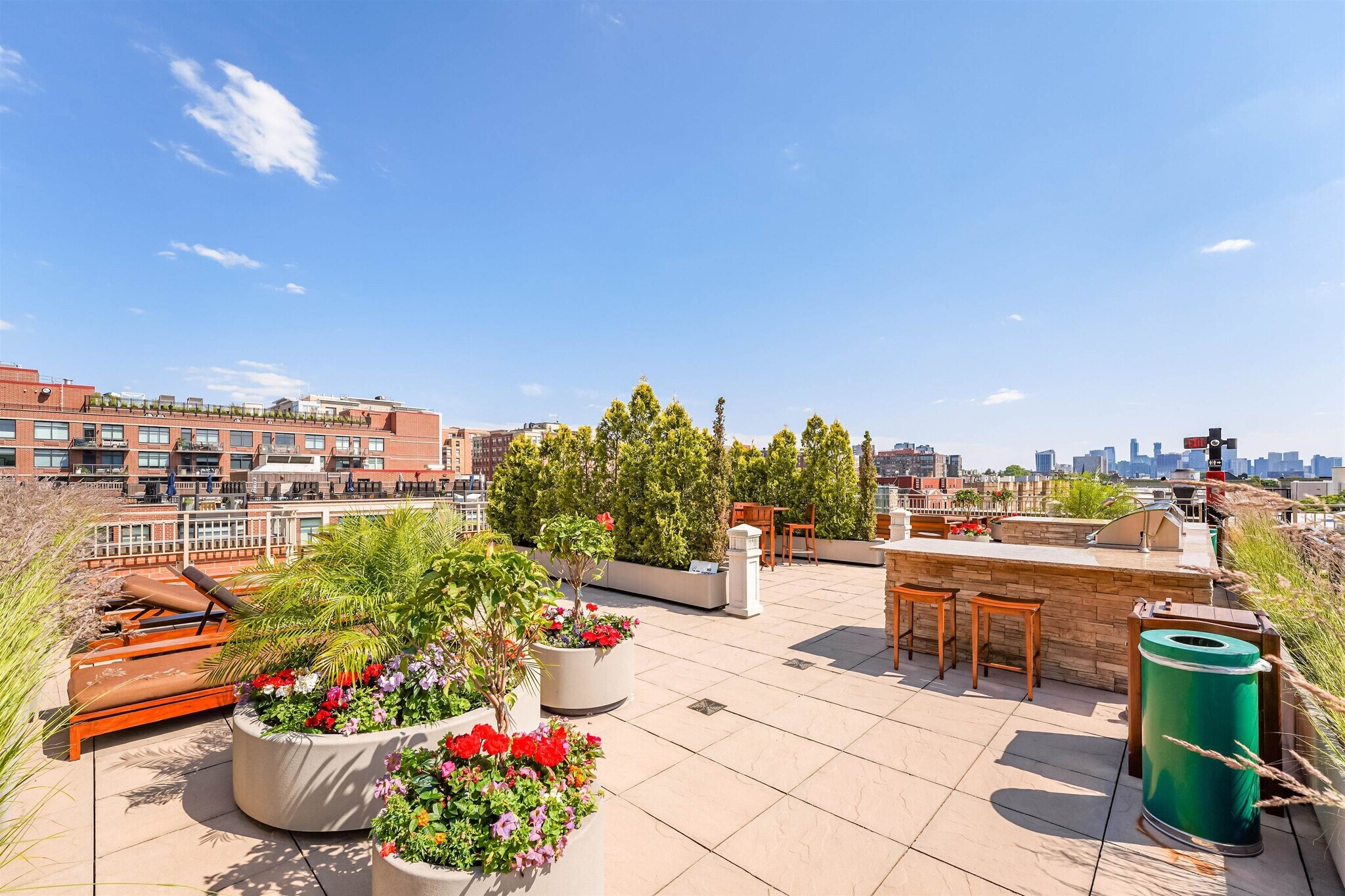 Building Photo - 1450 Washington St