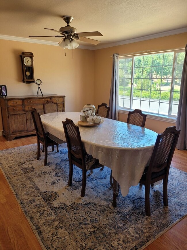 Building Photo - Beautiful 4BR/3Ba Home in Susanville CA  3420 Sq Feet