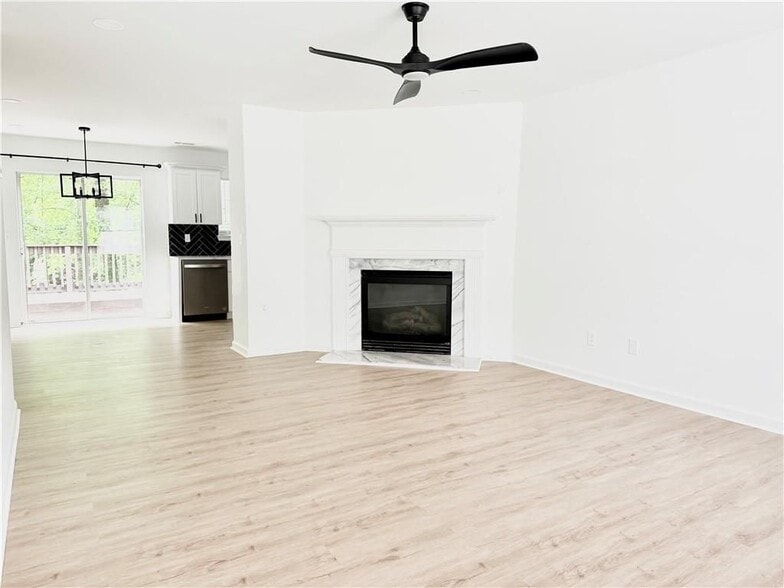 Building Photo - 900 Melrose Park Pl