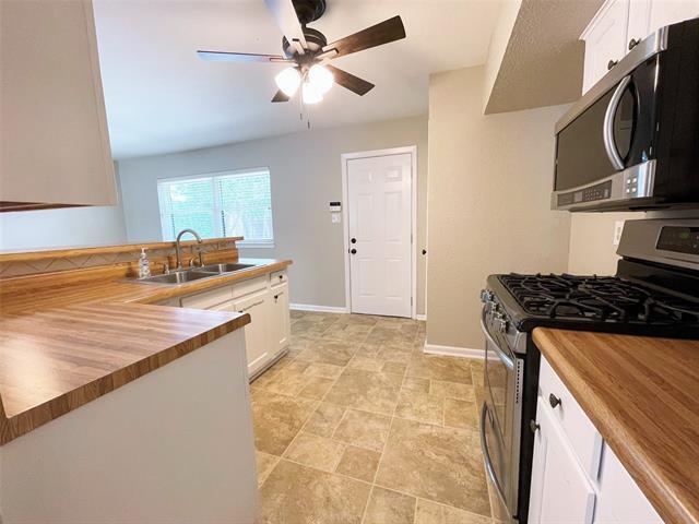 Building Photo - 2317 English Dr