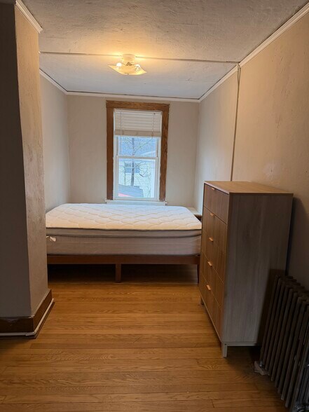 Building Photo - 412 Hillview Plz