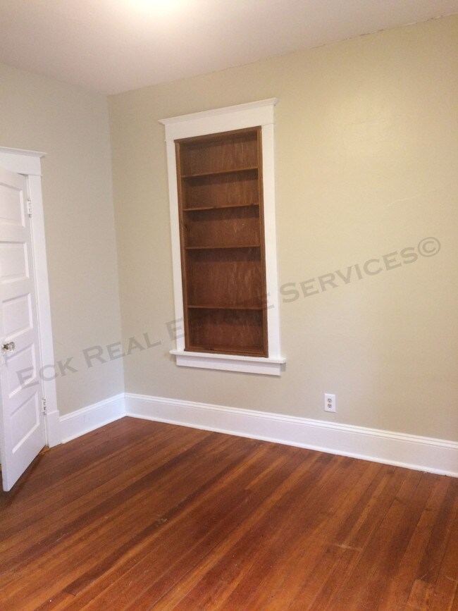 Building Photo - 729 Missouri St