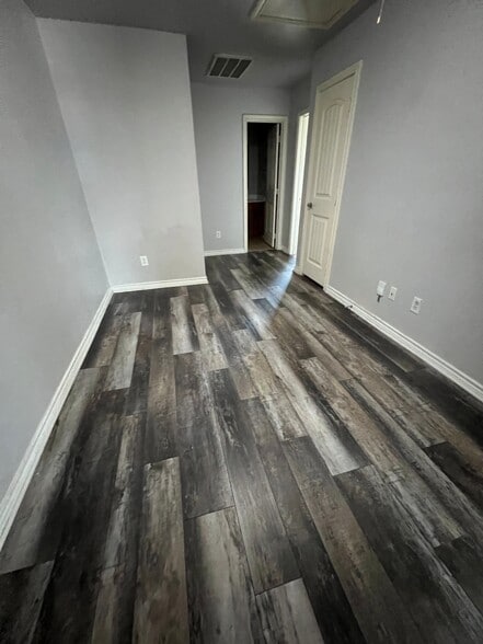 Building Photo - 904-906 Parkplace Ridge