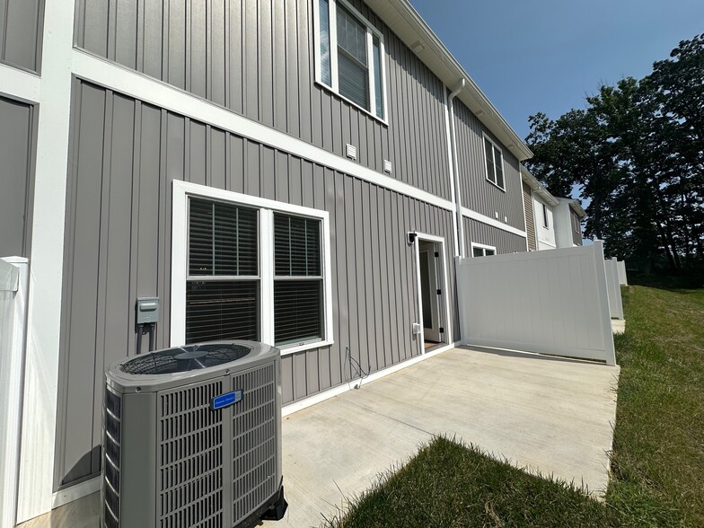 Building Photo - 556 Leesville Rd