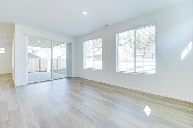 Building Photo - 6130 Crestner Dr SW