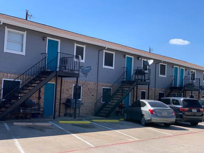 Building Photo - Hazelwood Apartments
