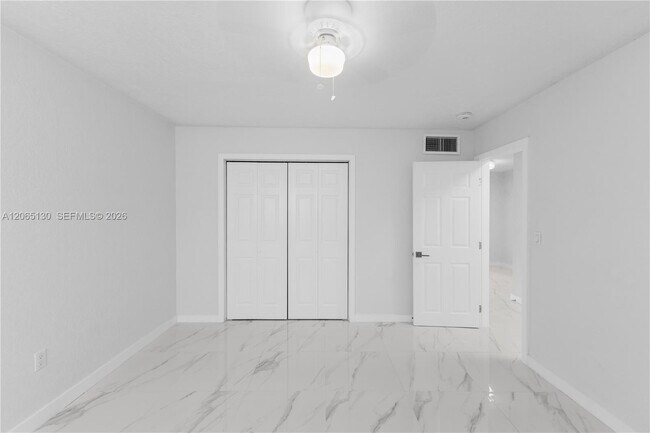 Building Photo - 1030 9th St