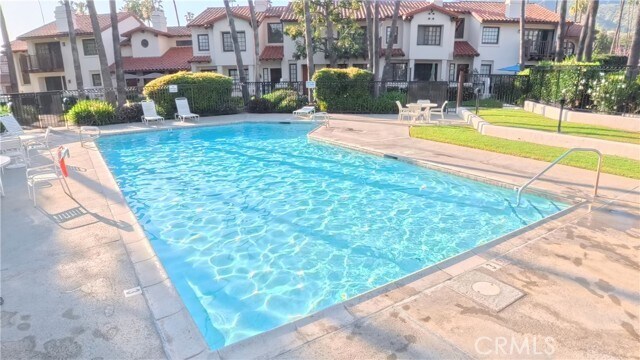 Building Photo - 415 E Bougainvillea Ln