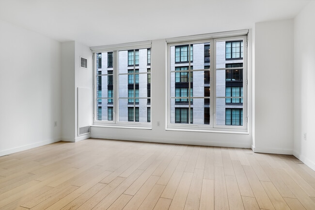 Interior Photo - 535 W 43rd Street