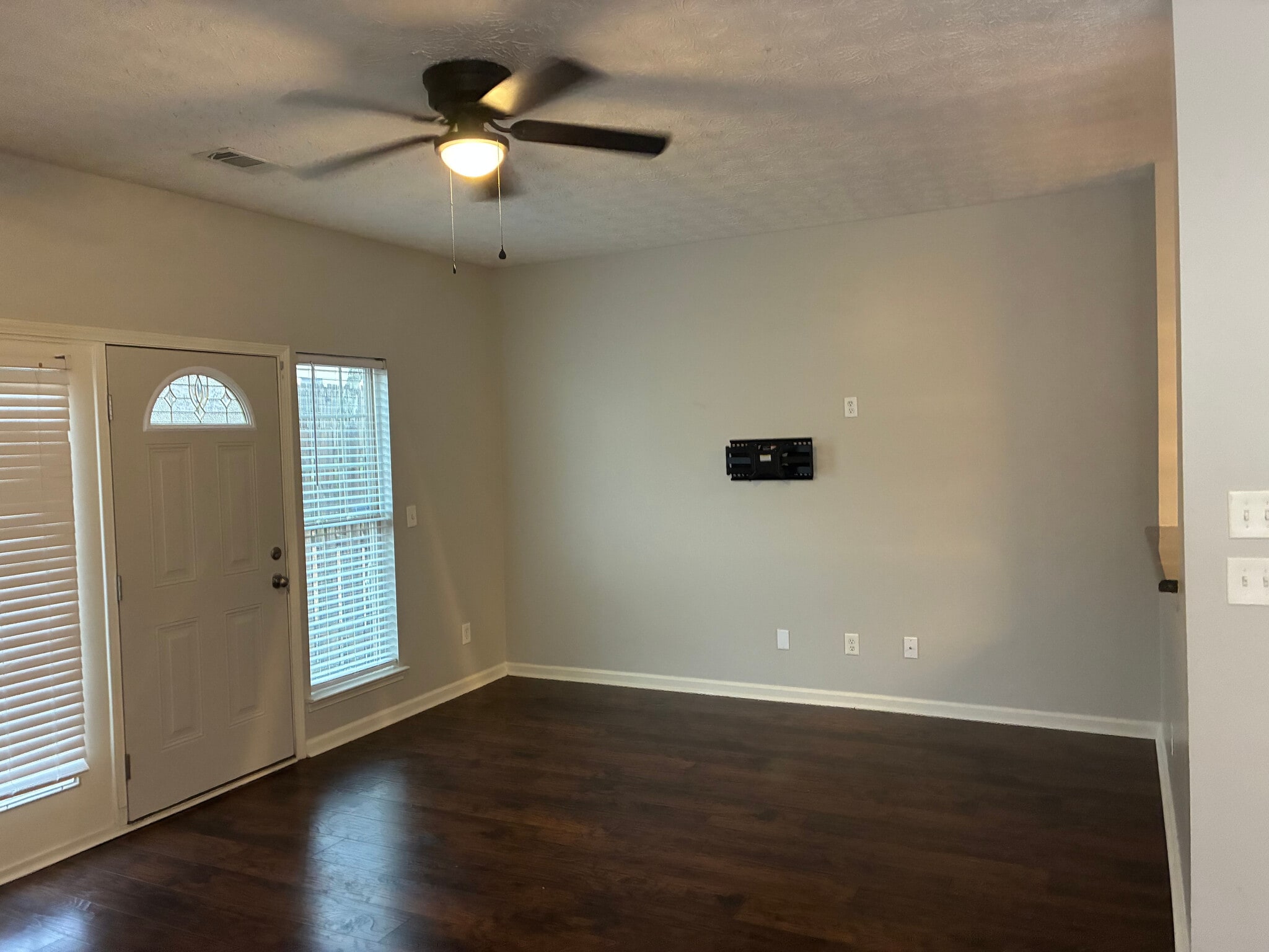 Building Photo - Room in Townhome on Stone Gate Way