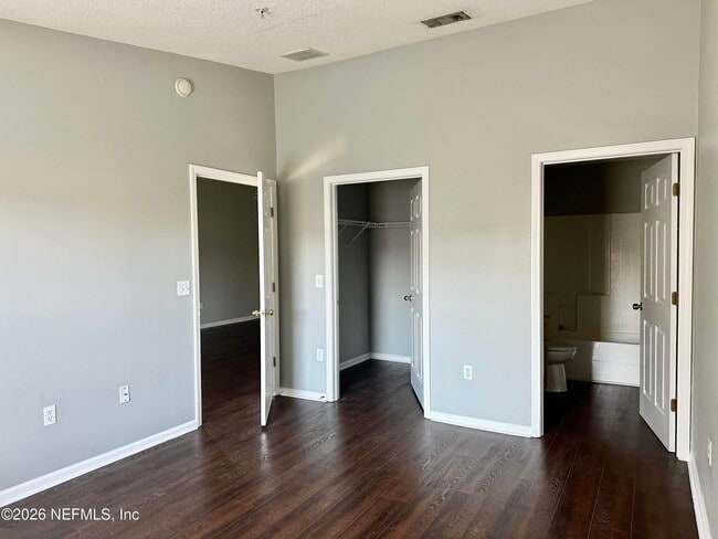 Building Photo - 9595 Amarante Cir