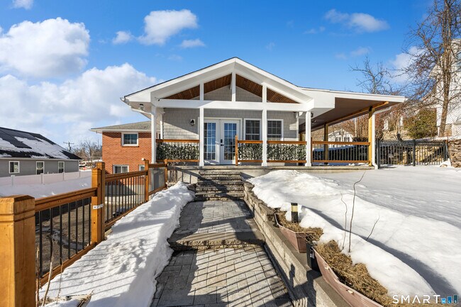 Building Photo - 260 French St