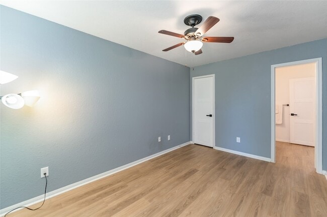 Building Photo - 16734 Warbler Dr