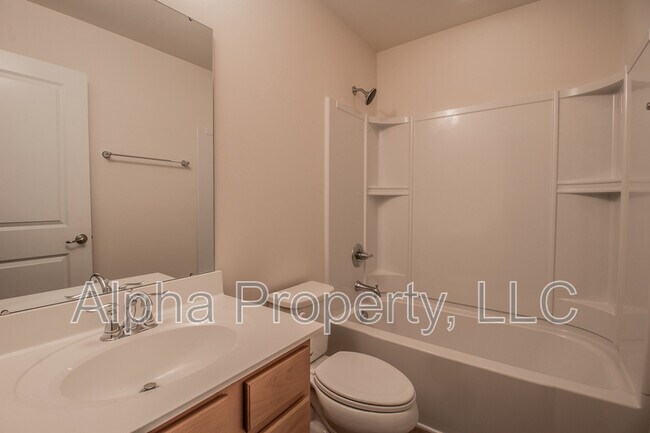 Building Photo - 406 Christiane Way