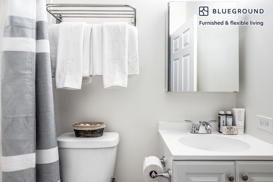 Building Photo - 1826 Vernon St NW