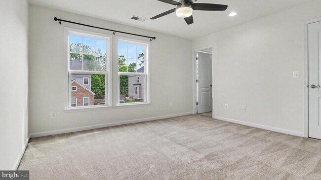 Building Photo - 40978 Spur Run Ln