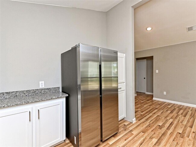 Building Photo - 4004 Jaffna Cove