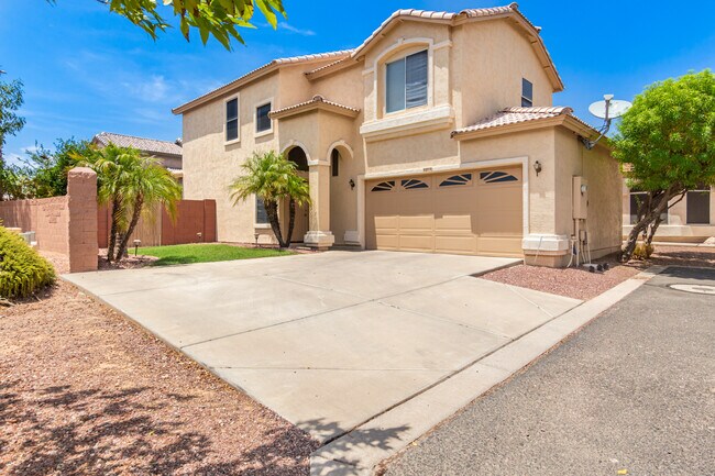 Primary Photo - 3316 E Tierra Buena Ln