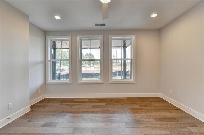 Building Photo - 375 Chiswick Cir