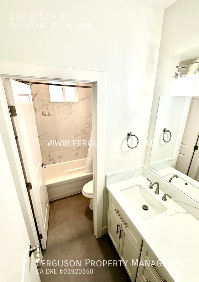 Building Photo - 210 D St