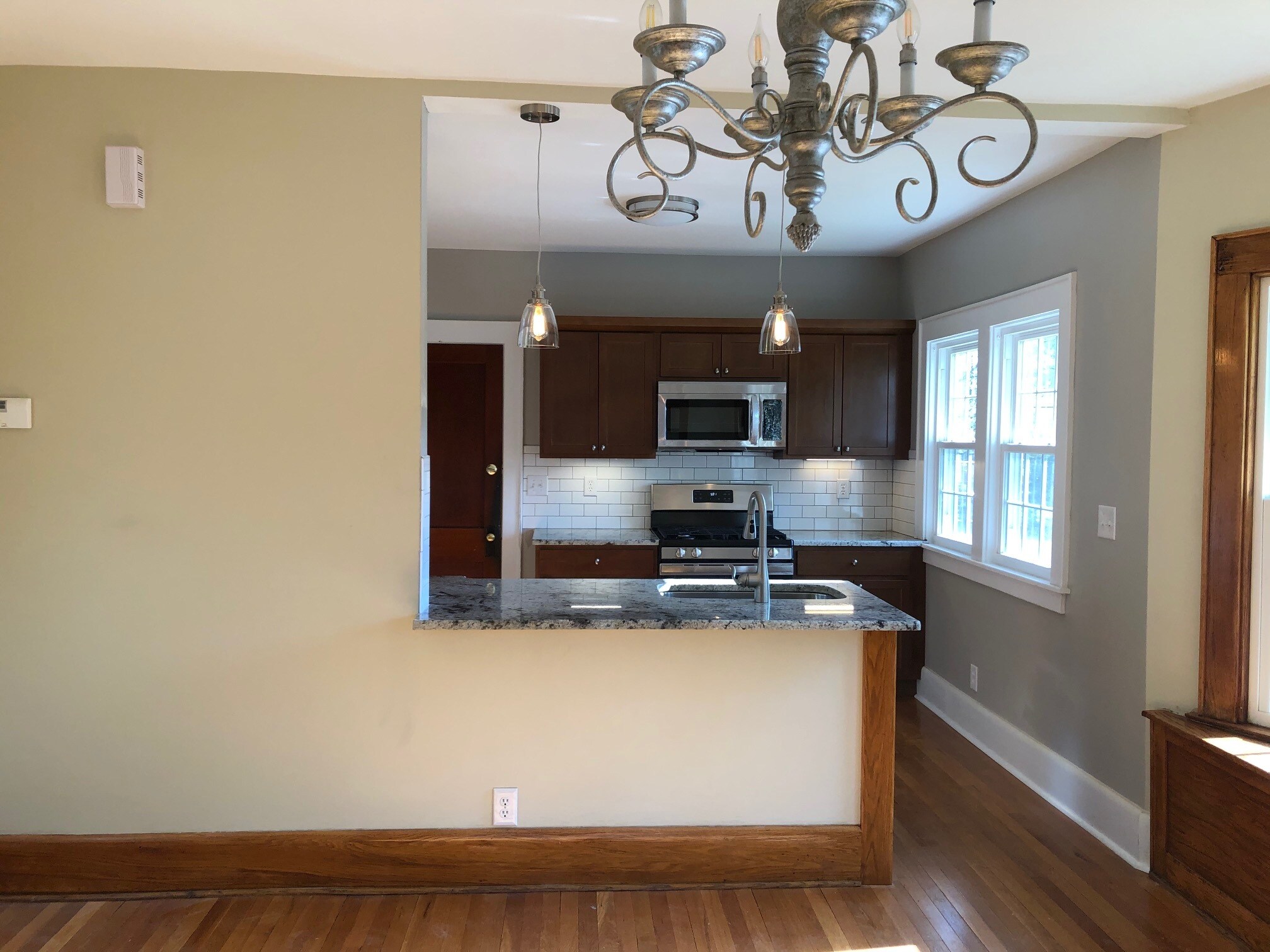 Building Photo - 400 Broad St