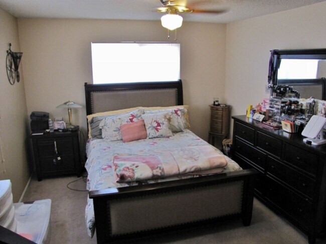 Building Photo - 3BR/2BA w/ central A/C in Sierra Vista, AZ