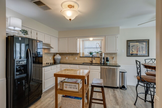 Building Photo - 4 Salida Dr