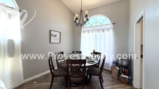 Building Photo - 12988 Claremont Ct